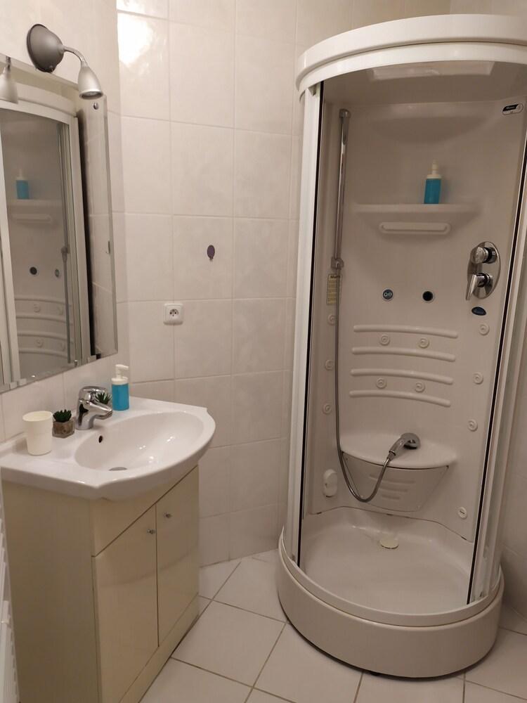 Kate & Jenny - Two-Level Apartment In The Old Town Братислава Екстер'єр фото