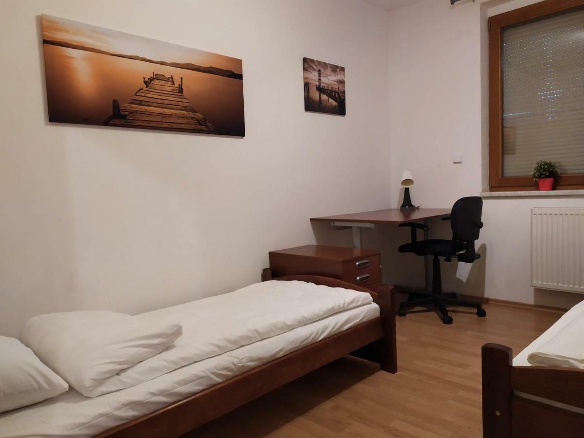 Kate & Jenny - Two-Level Apartment In The Old Town Братислава Екстер'єр фото