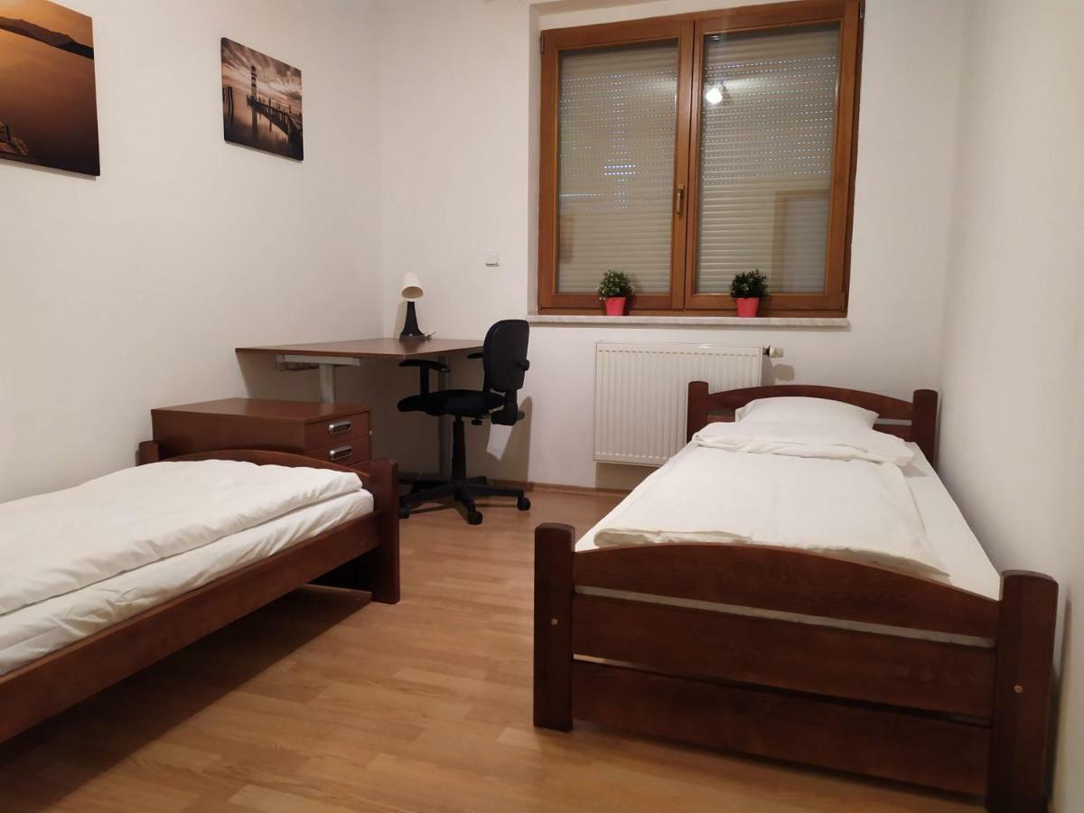 Kate & Jenny - Two-Level Apartment In The Old Town Братислава Екстер'єр фото