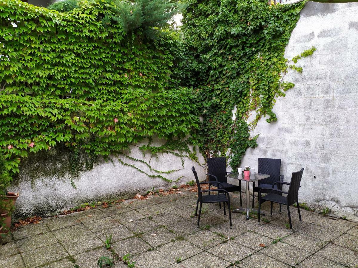 Kate & Jenny - Two-Level Apartment In The Old Town Братислава Екстер'єр фото