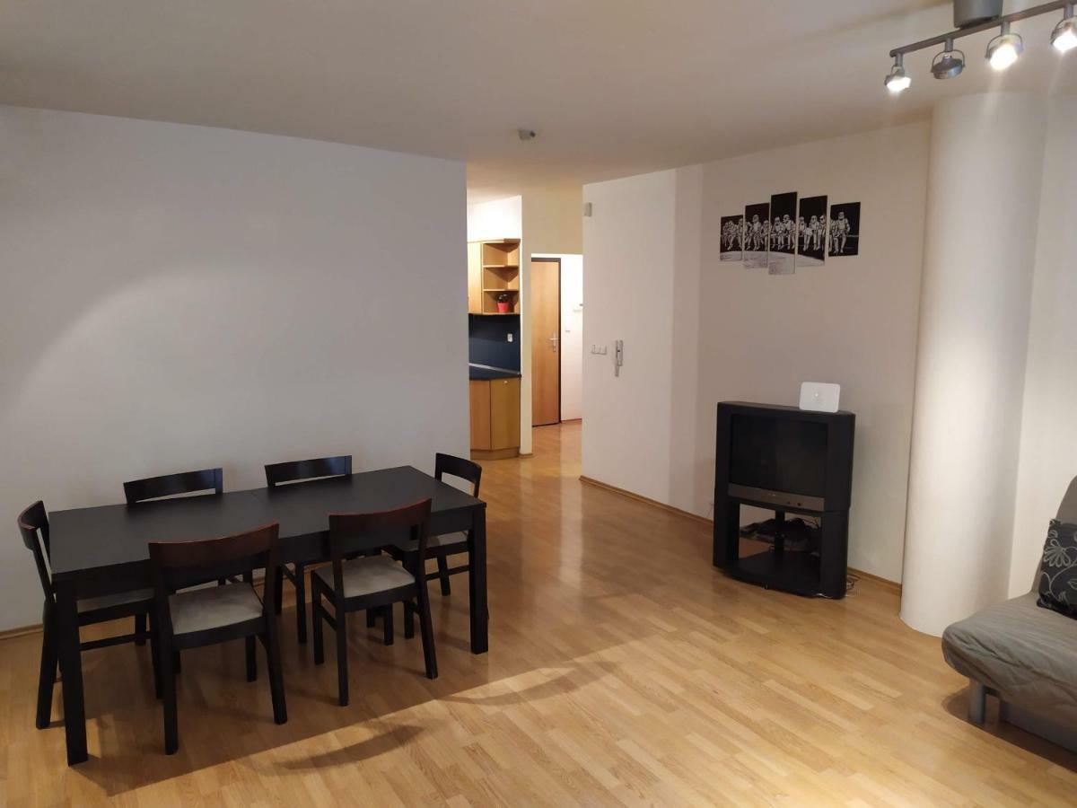 Kate & Jenny - Two-Level Apartment In The Old Town Братислава Екстер'єр фото