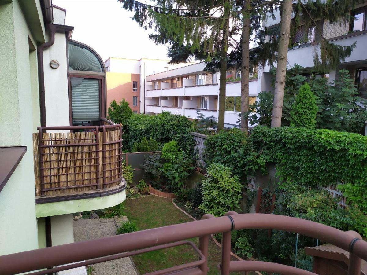Kate & Jenny - Two-Level Apartment In The Old Town Братислава Екстер'єр фото